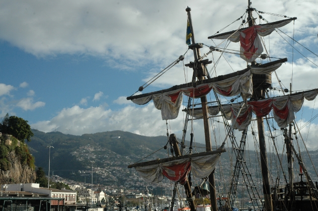 madeira tourist funchaimadeira.jpg - MADEIRA - FUNCHAI